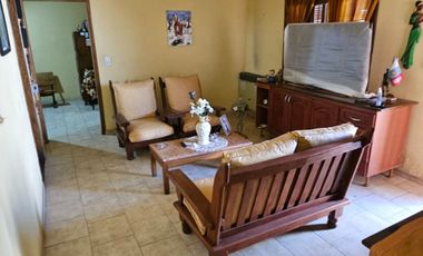 VENTA CASA 4 DORM EN VILLA ADELA ZONA SUR