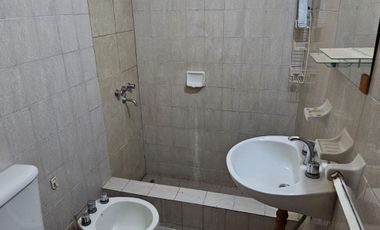 VENTA CASA 4 DORM EN VILLA ADELA ZONA SUR