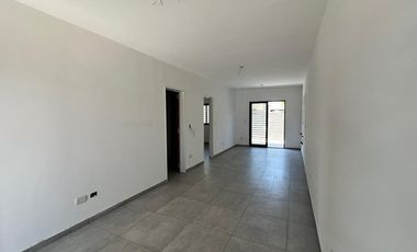 DEPARTAMENTO 2 AMBIENTES C/PATIO JOSE C. PAZ