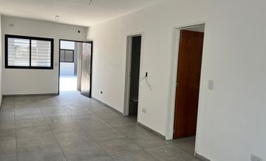 DEPARTAMENTO 2 AMBIENTES C/PATIO JOSE C. PAZ