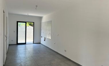DEPARTAMENTO 2 AMBIENTES C/PATIO JOSE C. PAZ
