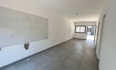 DEPARTAMENTO 2 AMBIENTES C/PATIO JOSE C. PAZ