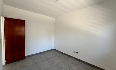 DEPARTAMENTO 2 AMBIENTES C/PATIO JOSE C. PAZ