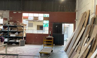 VENTA DEPOSITO+LOCAL+CASA-ISIDRO CASANOVA-PERMUTA
