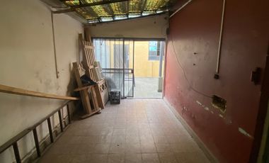 VENTA DEPOSITO+LOCAL+CASA-ISIDRO CASANOVA-PERMUTA