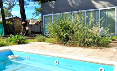 CASA QUINTA EN VENTA EN PEHUAJO CON PILETA