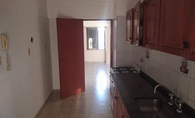 Se vende departamento 3 dormitorios zona centro.