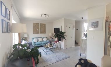 Casa en Arriendo en La Reserva, Machalí