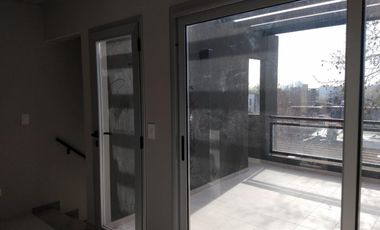 Amplio triplex a estrenar en venta en San Fernando