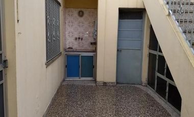 CASA 3 AMBIENTES EN IMPECABLE ESTADO, A MTS DE VELEZ SARSFIELD