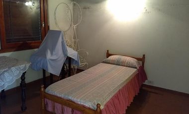 CASA 3 AMBIENTES EN IMPECABLE ESTADO, A MTS DE VELEZ SARSFIELD