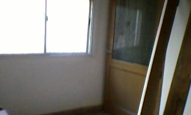 Casa sobre lote 10 x 20 Mts y local  la calle. 4 AMB.