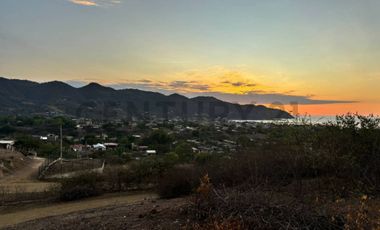 TERRENO ESQUINERO CON VISTA PANORAMICA AL MAR