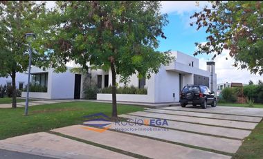 Casa en alquiler en Barrio Terravista