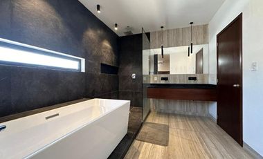 CASA EN RENTA EN CAMPECHE: FRACC. RESIDENCIAL BUGAMBILIAS