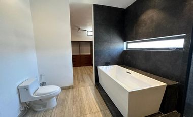 CASA EN RENTA EN CAMPECHE: FRACC. RESIDENCIAL BUGAMBILIAS