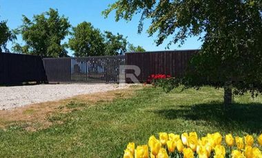 PARCELA CON VISTA Y ACCESO A LAGO EN SECTOR LOS BAJOS.