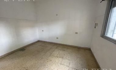 Venta PH 3 ambientes con patio en Wilde