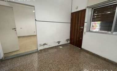 Venta PH 3 ambientes con patio en Wilde