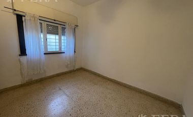Venta PH 3 ambientes con patio en Wilde