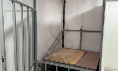 Edificio en venta en Viveros de La Loma