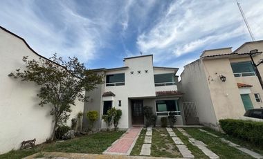 CASA EN RENTA EN SANTA MARIA