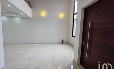 Venta de casa en Fraccionamiento la Herradura en Coatepec.