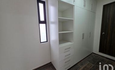 Venta de casa en Fraccionamiento la Herradura en Coatepec.