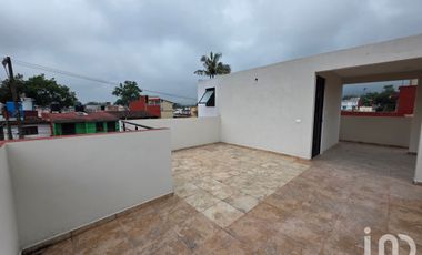 Venta de casa en Fraccionamiento la Herradura en Coatepec.