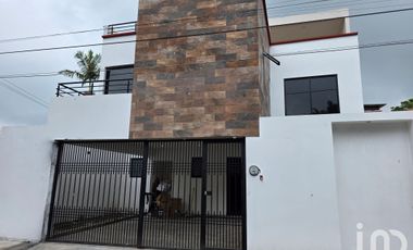 Venta de casa en Fraccionamiento la Herradura en Coatepec.