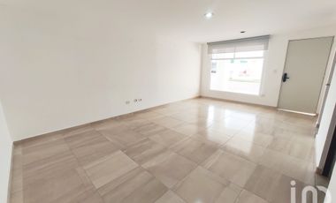CASA EN RENTA ZONA VOLKSWAGEN-FINSA, CUAUTLANCINGO, PUEBLA