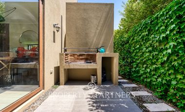 Moderna casa en excelente estado en condominio consolidado de Piedra Roja