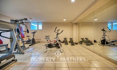 Excelente y cómodo departamento en venta en La Dehesa cercano a servicios, colegios y comercio