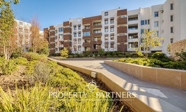 Excelente y cómodo departamento en venta en La Dehesa cercano a servicios, colegios y comercio