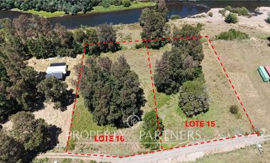 Preciosos terrenos orilla Rio Cruces