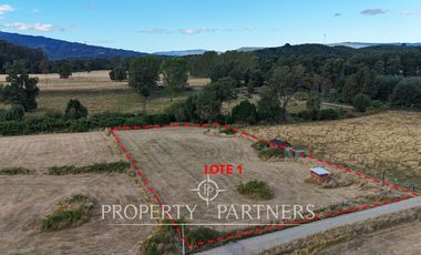 Parcelas planas con caminos, agua, luz y vista volcán Villarrica