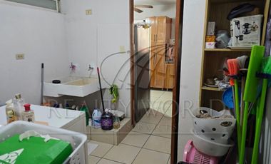 Casas Venta San Nicolás de los Garza  40-CV-7710