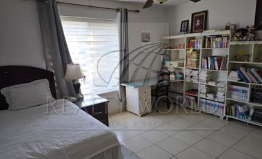 Casas Venta San Nicolás de los Garza  40-CV-7710