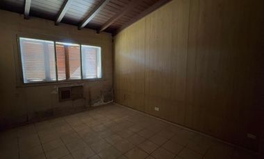 Casa en venta a refaccionar