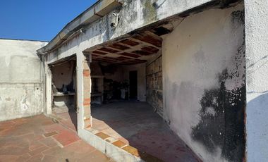 Casa en venta a refaccionar