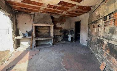 Casa en venta a refaccionar