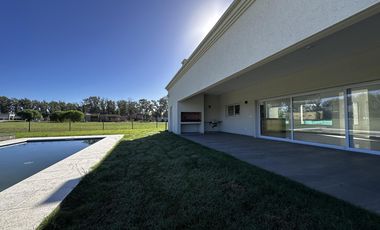 Casa en  Comarcas de Lujan, Santa Inés