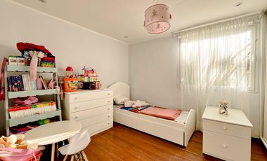 Casa 5 ambientes con piscina y Quincho en Acantilados