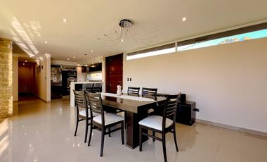 Casa 5 ambientes con piscina y Quincho en Acantilados