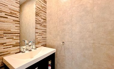 Casa 5 ambientes con piscina y Quincho en Acantilados