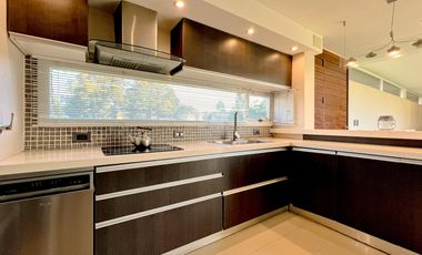 Casa 5 ambientes con piscina y Quincho en Acantilados
