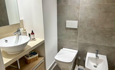 Excelente loft en alquiler temporario con cochera. Distrito Quartier, Retiro.