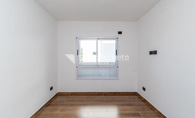 Venta departamento 2 ambientes en Lomas del Mirador ( 1º C)