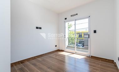 Venta departamento 2 ambientes en Lomas del Mirador ( 1º C)