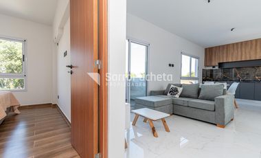 Venta departamento 2 ambientes en Lomas del Mirador ( 1º C)